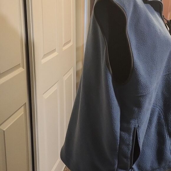 XL Old Navy vest  - Picture 4 of 7